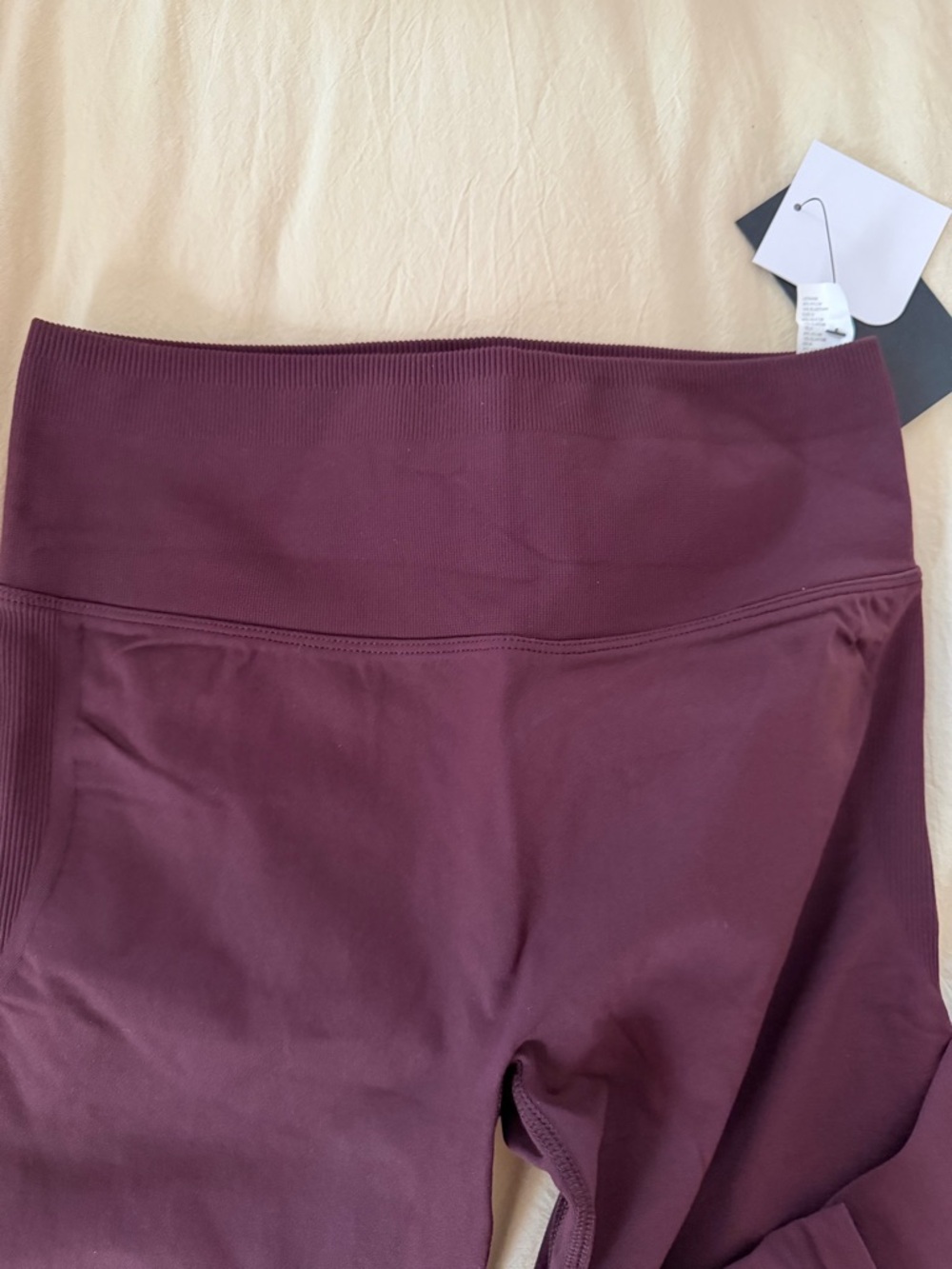 Fabletics By Khloe Seamless Scrunch HR Legging - Picture 4 of 7
